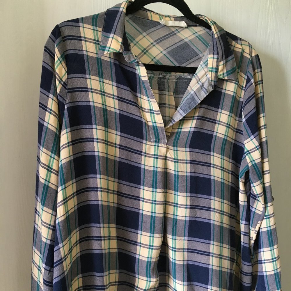 Cookies Clothing company Hawaii. Plaid shirt long sleeved shirt. Size M.